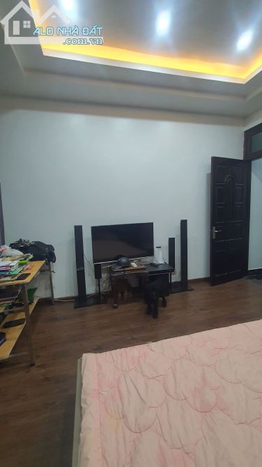 Bán nhà ngõ 12 Đào Tấn, Ba Đình 2 thoáng Phân lô Ô TÔ 12 tỷ 62*5T, MT4m KD, Homestay - 5