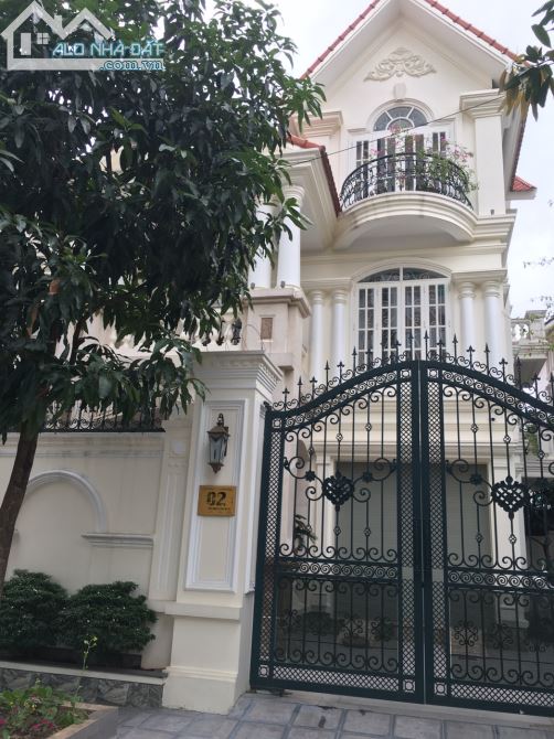 Bán biệt thự khu ĐTM Nghĩa Đô, Bắc Từ Liêm. 300 m2, 4 Tầng, Mt 14m.  Đẳng cấp thượng lưu.
