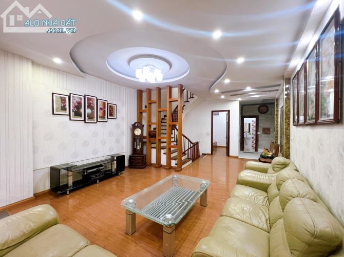Bán Nhà Linh Lang Ba Đình, 81m 8T, Ngõ thông Ô tô KD đỉnh, Giá 32 tỷ.