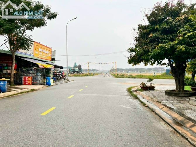 Đất Tân Uyên giáp KCN Vsp3 full thổ giá ngợp rẻ hơn thị trường 200 triệu, SHR - 1
