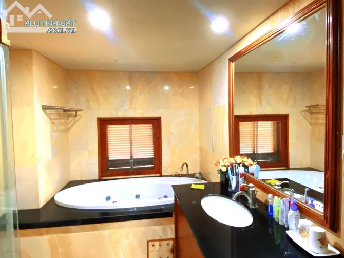 Bán biệt thự khu ĐTM Nghĩa Đô, Bắc Từ Liêm. 300 m2, 4 Tầng, Mt 14m.  Đẳng cấp thượng lưu. - 5