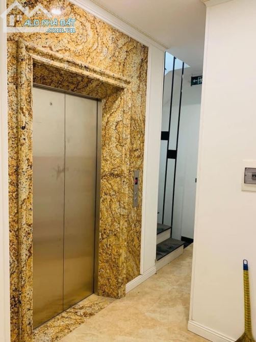 Bán Gấp Khách Sạn Vip Mặt Phố Đào Duy Từ DT 80m2 x 5T. MT 5,3m. Thông tin chuẩn.