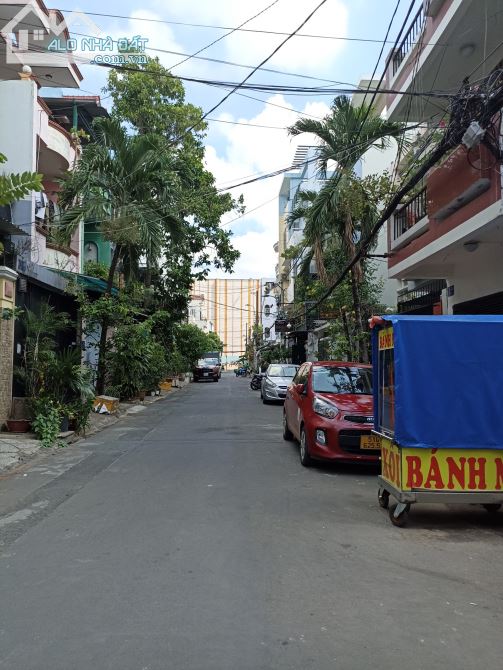 Bán khách sạn vip đường Nguyễn Trãi P3, Q5, DT: 6 x 22m, hầm 7 lầu, giá 37 tỷ TL