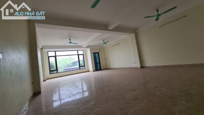 NHÀ ĐẸP TRONG MƠ 4T,đất phân lô 161m GẦN CV NGUYỄN VĂN CỪ, 3ÔTÔ TRÁNH chỉ 2.65 tỷ - 1