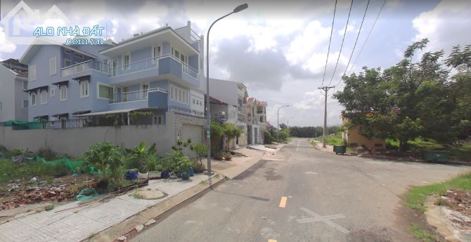 CẦN BÁN GẤP LÔ ĐẤT 200M2 NGAY ĐƯỜNG PHẠM HÙNG. GIÁ 69 TRIỆU/M2 - 2