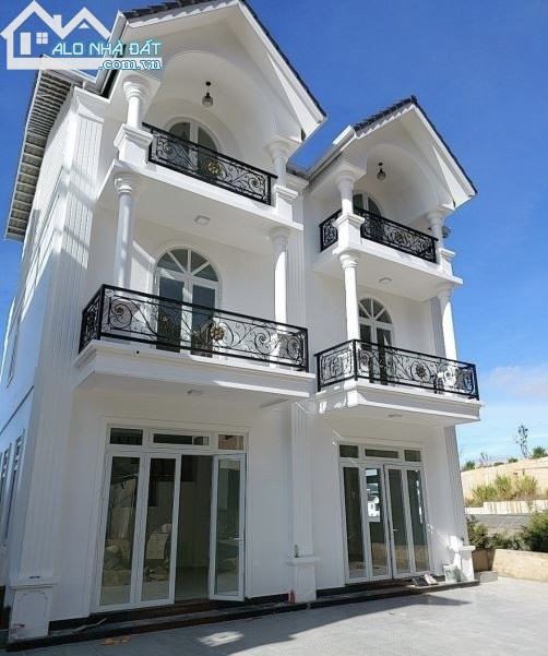 Bán căn nhà song lập Trịnh Hoài Đức, Đà Lạt 10 phòng 203m2 giá 10,9 tỷ