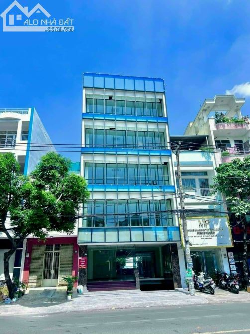 Bán toà nhà mặt tiền đường Hoàng Việt, Tân Bình, 10m x 24m 1 hầm 6 lầu cho thuê 150tr/th