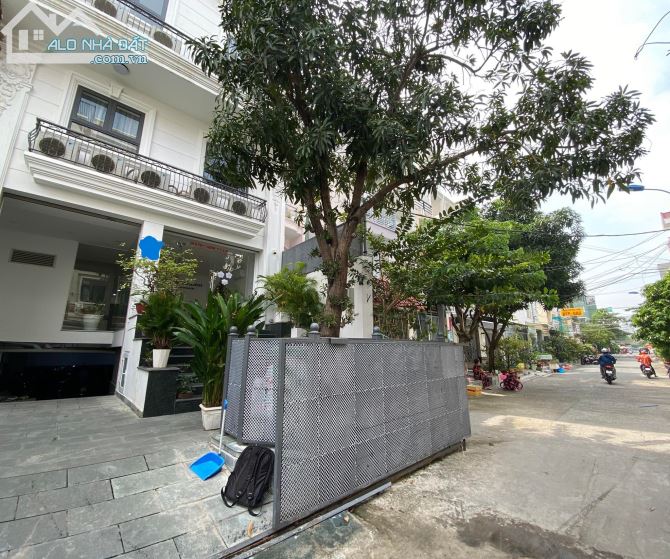 CHDV 5 SAO THU 300 TRIỆU 1 THÁNG - MT LÂM VĂN BỀN QUẬN 7, 40PHÒNG 195M2, GIÁ 43,5 TỶ TL.