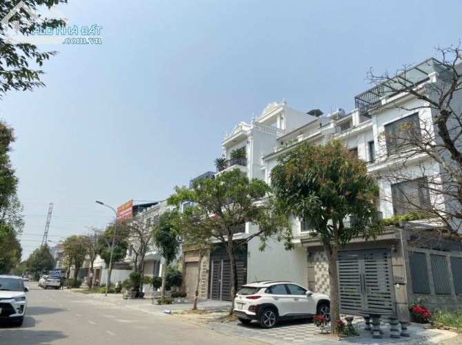 Cần bán nhà thuộc LK9 Khu đô thị mới Đông Sơn, Phường An Hoạch, Thành phố Thanh Hóa 120m2 - 1