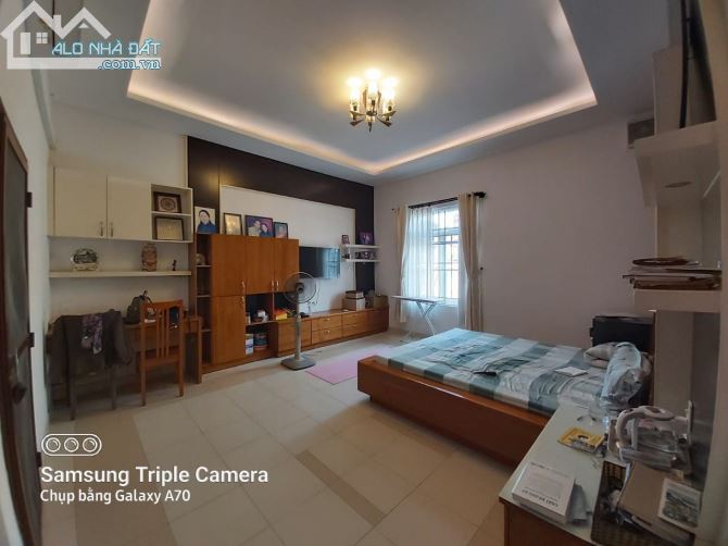 Nhà Biệt Thự, 3 Tầng, Đường số 10, dt: 260 m2, giá 33 tỷ, Phường Hiêp Bình Chánh, Thủ Đức. - 2