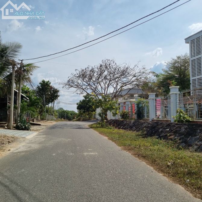 LÔ ĐẤT BIỆT THỰ VƯỜN KẾ BÊN TRƯỜNG HỌC 1599M2(20MX80M) GẦN QUỐC LỘ 20 CHỈ 2TY3 - 3