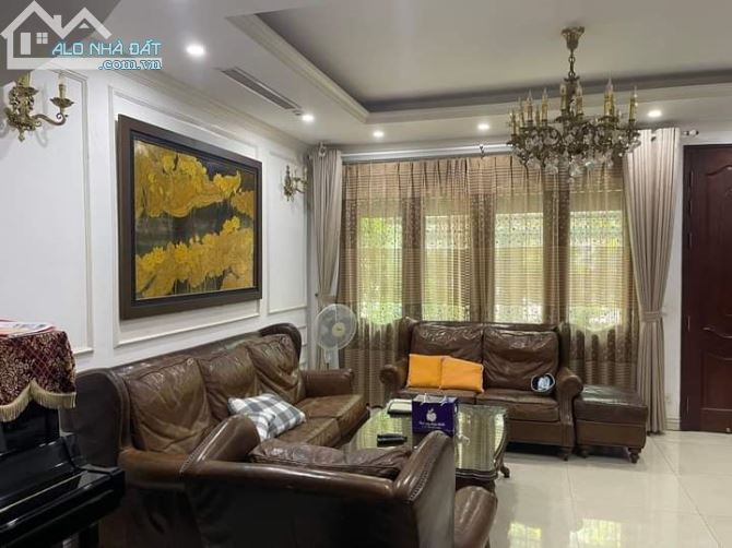 Đầm Trấu Phân Lô, Ô Tô, Kinh Doanh. Diện tích 65m x 7 tầng thang máy.