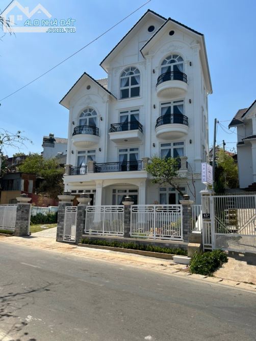 🏆Bán villa mặt tiền đường Trần Quang Khải, 5 PN, DT đất 305m2 giá 29,5 tỷ