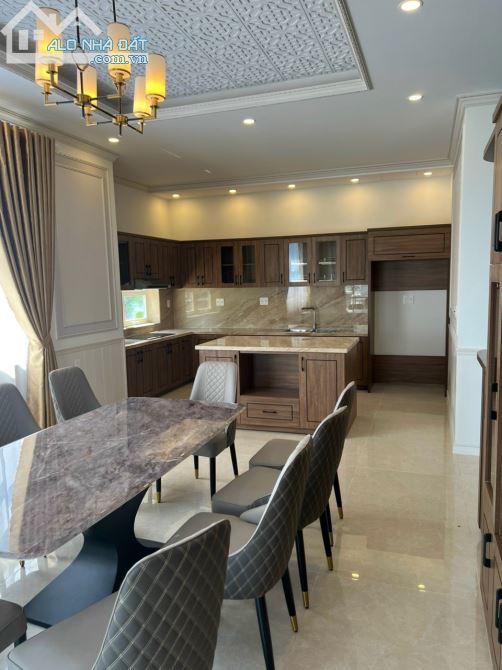🏆Bán villa mặt tiền đường Trần Quang Khải, 5 PN, DT đất 305m2 giá 29,5 tỷ - 3