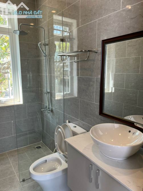 🏆Bán villa mặt tiền đường Trần Quang Khải, 5 PN, DT đất 305m2 giá 29,5 tỷ - 4