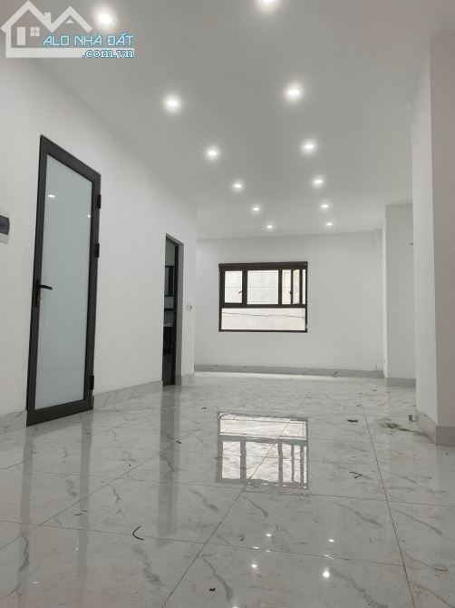💥 Bán Nhà Mặt phố Đê La Thành, Đống Đa, 80m2 6T Thang máy, MT 4.5m, Chỉ 14.3 Tỷ 💥 - 4