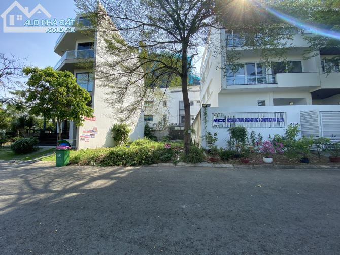 Bán đất biệt thự view trực diện sông thoáng mát khu Everich 3,p. Tân Phú,Q7,DT: 10x20m