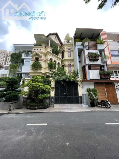 Bán Biệt Thự Nguyễn Trọng Tuyển p10 Phú Nhuận, 7x25m, 3 lầu, khu compoud VIP
