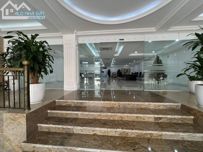 Bán Tòa Nhà Building Cao Cấp Mặt Phố Trần Hưng Đạo, Hoàn Kiếm, 450m2 x 15T, MT 11m.