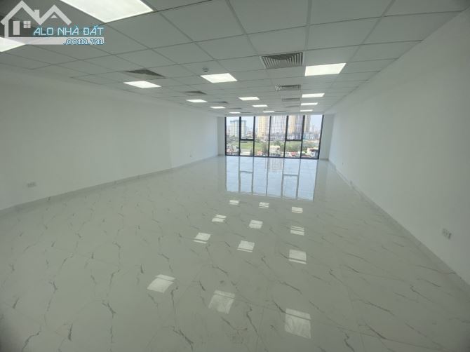 Cho thuê nhà phố Trần Thái Tông, Cầu Giấy, 60m2 6T MT 4m thông sàn nhà mới 100% thang máy - 1