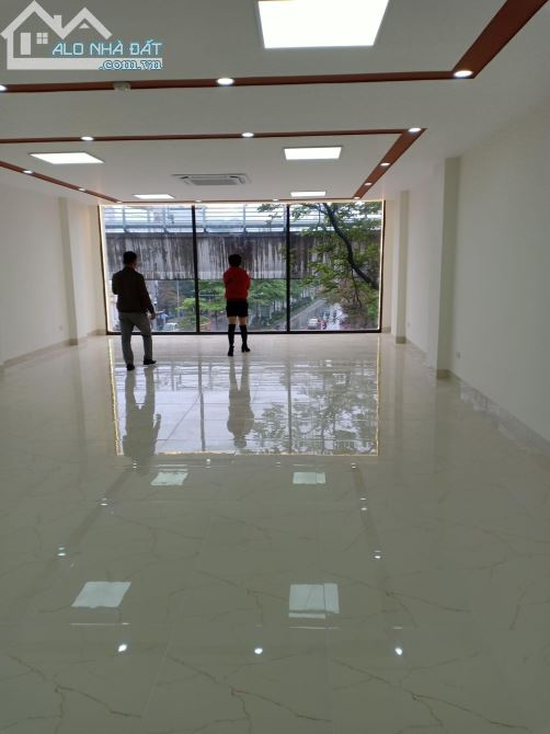 Cho thuê nhà phố Trần Thái Tông, Cầu Giấy, 60m2 6T MT 4m thông sàn nhà mới 100% thang máy - 2