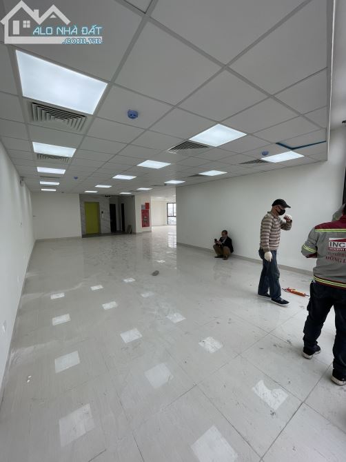 Cho thuê nhà phố Trần Thái Tông, Cầu Giấy, 60m2 6T MT 4m thông sàn nhà mới 100% thang máy - 3