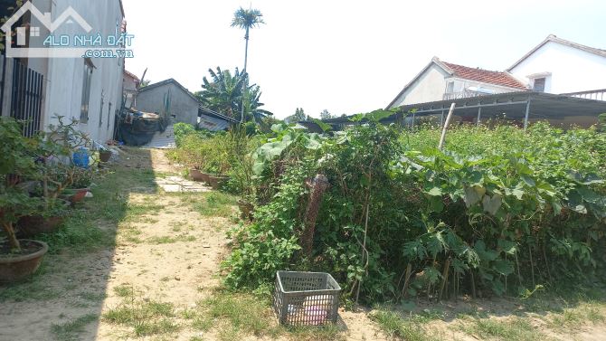 Bán 2 lô liền kề 208m2 mặt tiền hẻm bê tông Ô tô thông, cách Trường Sa 100m