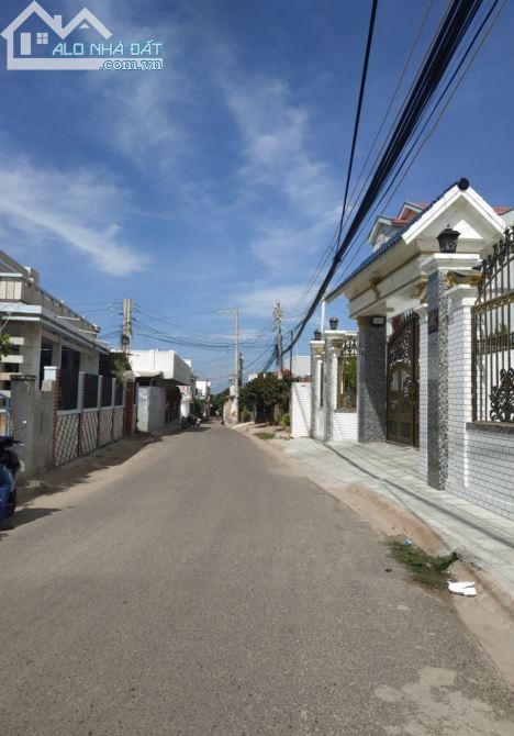 Giá tốt nhất-Đất Nguyễn Minh Châu-Mũi Né-Phan Thiết-2 lô LK 124m2 thổ cư/1 lô.