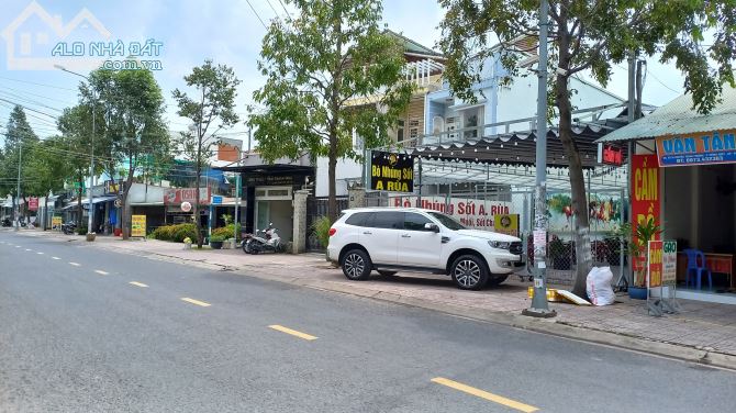 Ngộp bán gấp lô đất DT 450m2 MT Nguyễn Thành Phương, phường Thống Nhất, Biên Hoà giá 35 tỷ