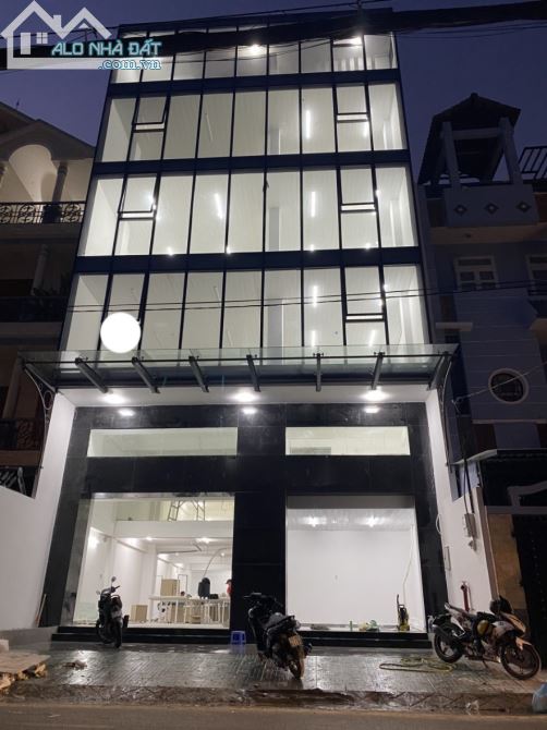 TÒA NHÀ MỚI XÂY 5 LẦU THUÊ LÀM VĂN PHÒNG