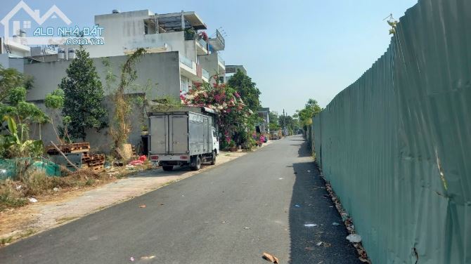 Bán Đất 105m2 Mặt Tiền 249 Hoàng Hữu Nam Gần Bến Xe Miền Đông - 1