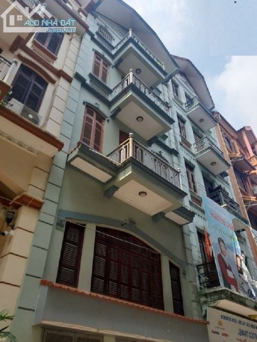 Nhà đẹp ngõ 9 phố Trần Quốc Hoàn - Diện tích 75m2 x 4 tầng, mặt tiền 6m, ngõ rộng