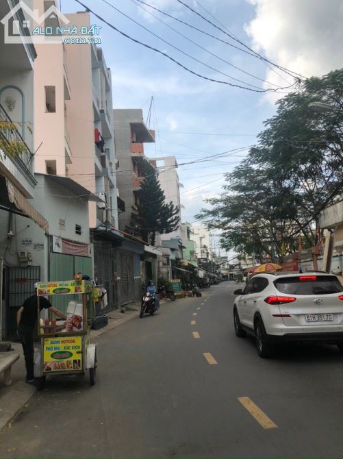Bán Đất Mặt Tiền Bình Thạnh, Đường Nguyễn Xí , Xây Hầm 5 Tấm,  5x18m , Chỉ 9,8 tỷ TL