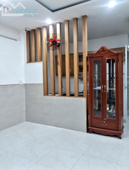 Cần bán gấp nhà đường 494 Q9,60m2,  2tầng Hẻm 8m, 4,4Tỷ. - 2