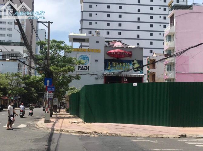 Bán lô góc mặt tiền đường Nguyễn Thiện Thuật 1700m
