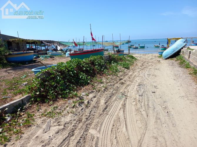 Hạ giá thấp nhất-Đất 3 MT Huỳnh Thúc Kháng-Hàm Tiến-Phan Thiết-DT 1.800m2,có 150m2TC - 1
