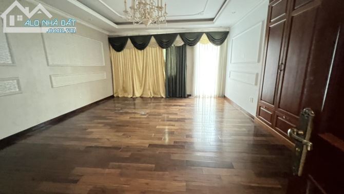 Cho Thuê Biệt Thự P. Tân Thành, Q.Tân Phú, DT: 9x20m, Hầm trệt 2 lầu. - 3