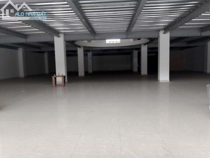 SIÊU HIẾM! Bán gấp tòa nhà 1000m² X 3T mặt phố Ngô Gia Tự - LB, chỉ 236 tỷ - 1