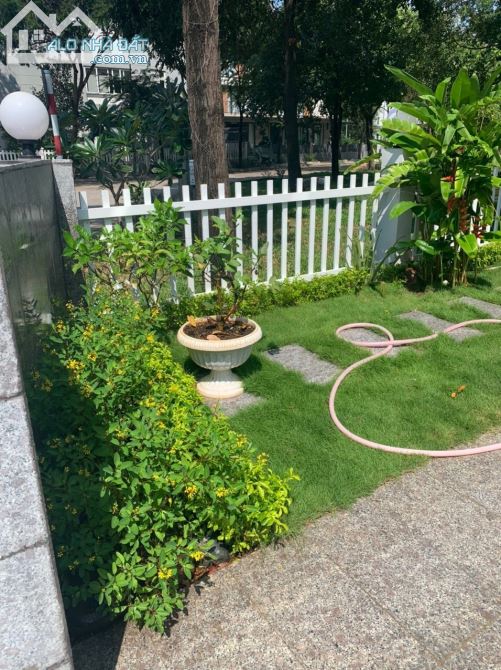BIỆT THỰ SÂN VƯỜN  190M2, NGANG 8.5M, 3 LẦU MỚI, 8PN, KHU TOÀN NHÀ GIẦU, DÂN TRÍ CAO. - 1