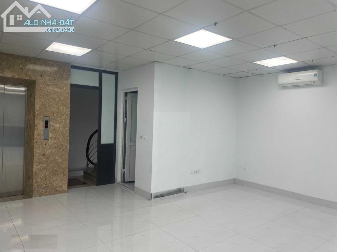 Cho thuê nhà phố Trần Kim Xuyến. Diện tích 90m2 x 6 tầng thông có Thang Máy - 2