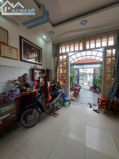 NHÀ MẶT TIỀN ĐÔNG HƯNG THUẬN SÁT SONG HÀNH TRƯỜNG CHINH-100M2- 4 TẤM- NHỈNH 6 TỶ. - 1