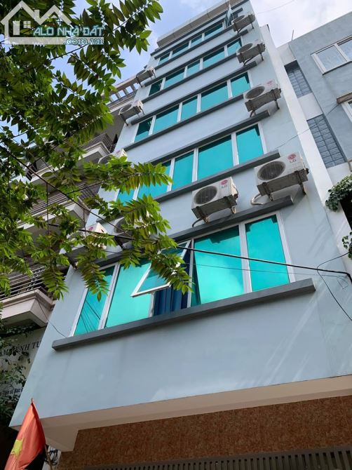 Cho thuê nhà đẹp văn phòng Trần Vỹ. DT 80m2, 7 tầng, thang máy. Giá 55 tr/thg