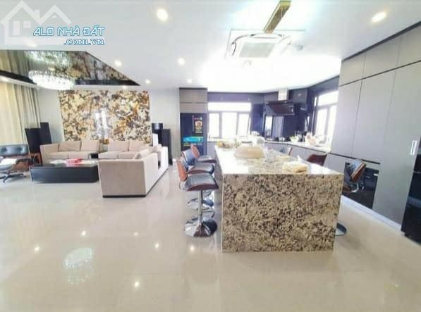 💥 Bán Tòa văn phòng Mặt đường Láng, Đống Đa, 242m2 11T MT 22m, 215 Tỷ 💥 - 3