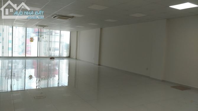 Văn Phòng Đường Trần Bình Trọng Phường 5 Quận Bình Thạnh DT 100m2 giá 18 Triệu/Tháng - 3