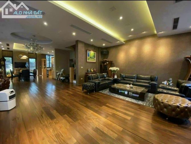 Biệt thự Vip KĐT Việt Hưng, mặt phố, View vườn hoa, DT 167m2, MT 11m, 4 tầng, giá 48 tỷ