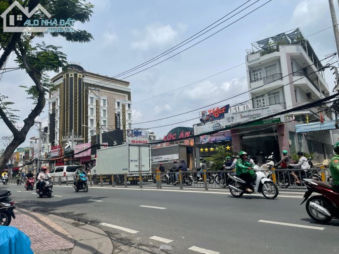 Bán 500m2 đất MT Nguyễn Thị Thập giá 80 tỷ.