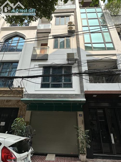 Cho thuê riêng ngõ 36 Nguyên Hồng. DT 70m2, 5 tầng, thang máy. Giá 25 tr/thg - 1