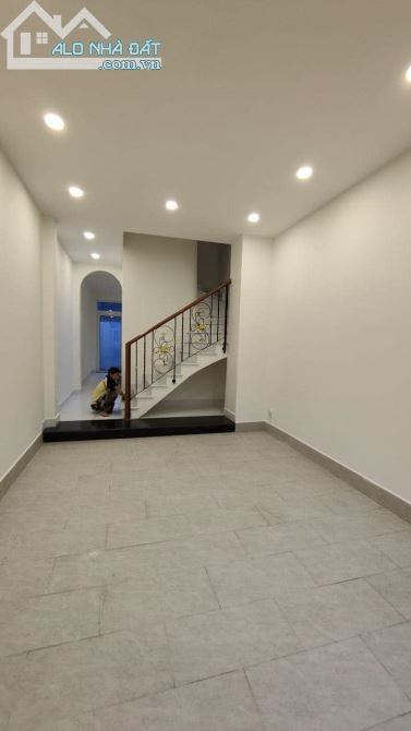 bán gấp nhà mới , HXH thông đỗ cửa Nguyễn Huy Tự P. Đakao Q.1 4 tầng BTCT 49m2, 2PN,19 tỷ - 1