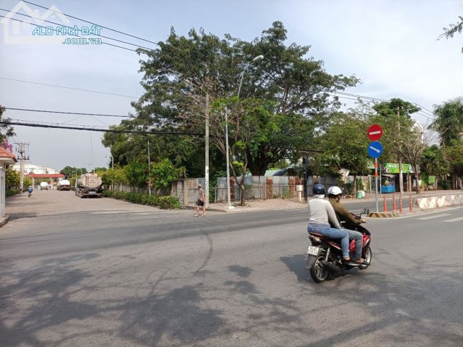 Mặt tiền huỳnh tấn phát 1167m2 có 250m2 thổ cư. Giá chỉ 45 tỷ