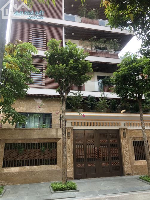 Cho thuê biệt thự FULL ĐỒ tại Imperia Nguyễn Tuân .DT : 170 M * 4 Tầng . MT : 10 M .